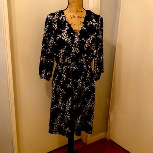 Old Navy Wrap-Style Dress, size Large, navy floral